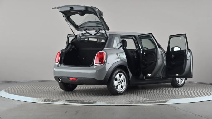 2021 Mini Hatch