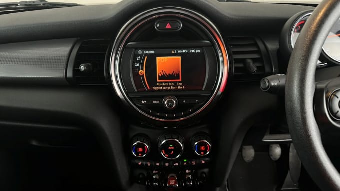2021 Mini Hatch