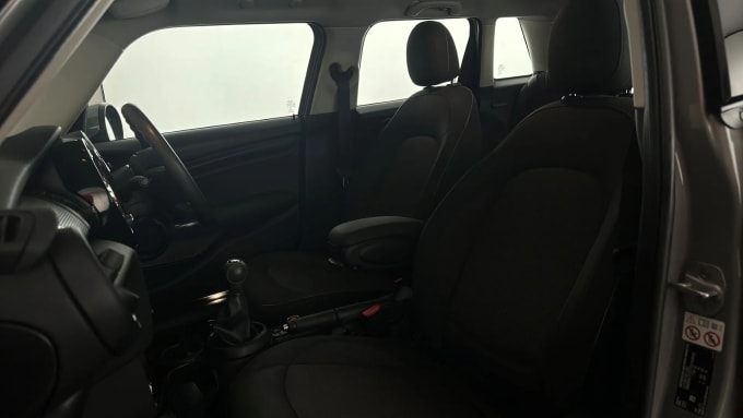 2021 Mini Hatch
