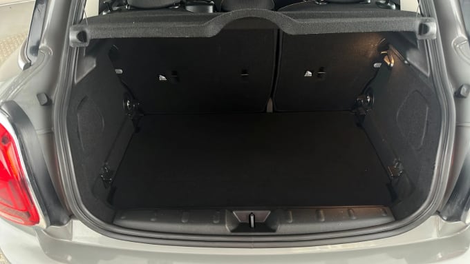 2021 Mini Hatch