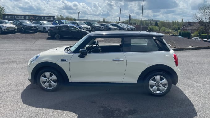 2019 Mini Hatch