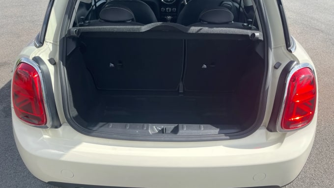2019 Mini Hatch