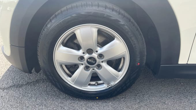 2019 Mini Hatch