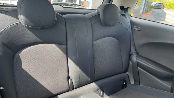 2019 Mini Hatch