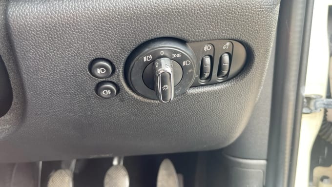 2019 Mini Hatch