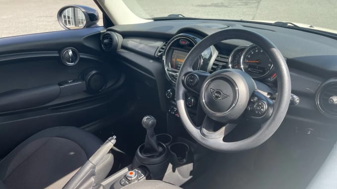 2019 Mini Hatch