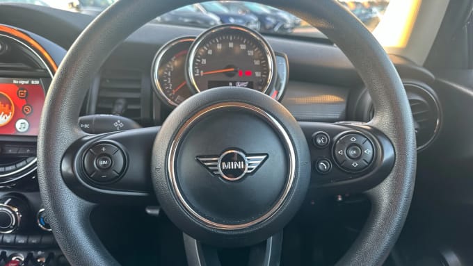 2019 Mini Hatch