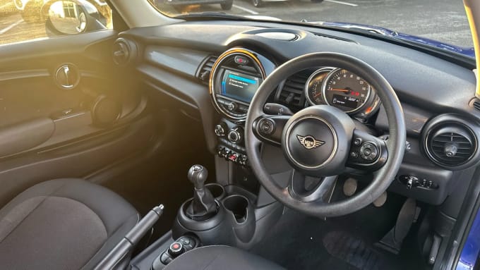 2019 Mini Hatch