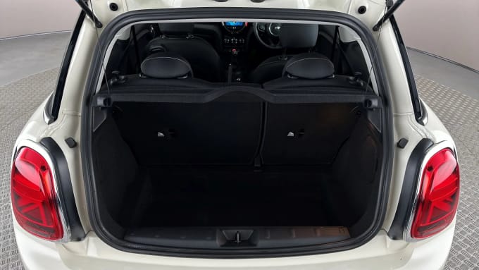 2021 Mini Hatch