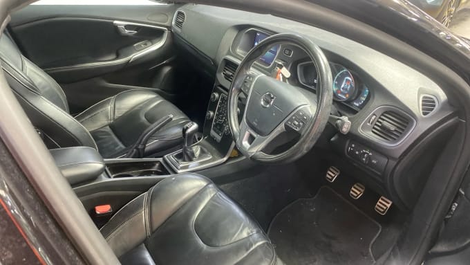 2018 Volvo V40