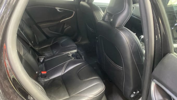 2018 Volvo V40