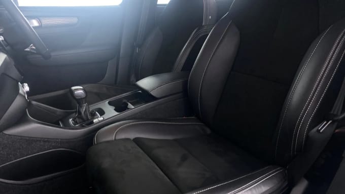 2021 Volvo Xc40