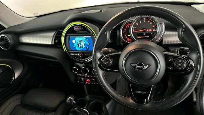 2019 Mini Hatch