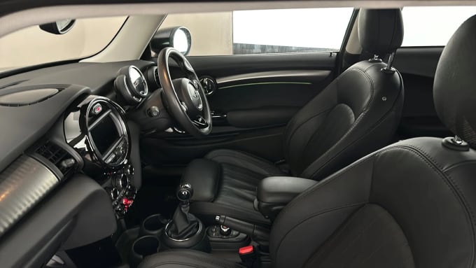 2019 Mini Hatch