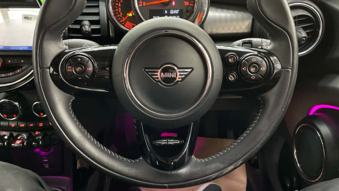 2020 Mini Hatch