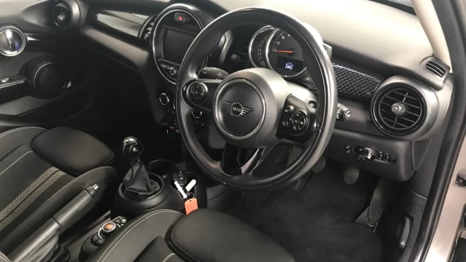 2019 Mini Hatch