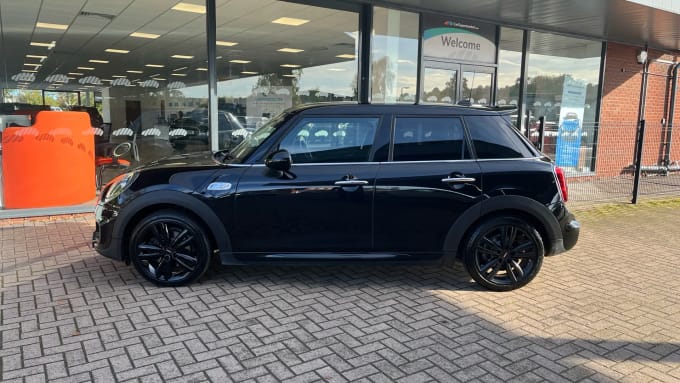 2019 Mini Hatch