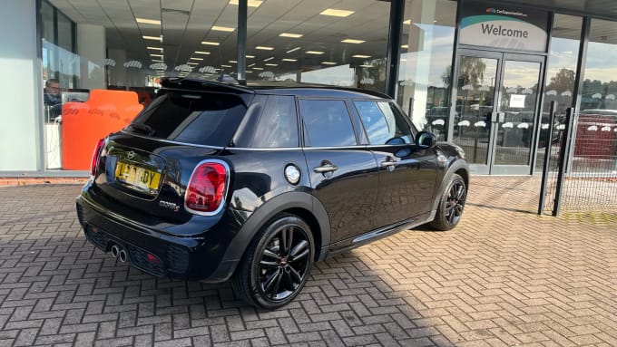 2019 Mini Hatch