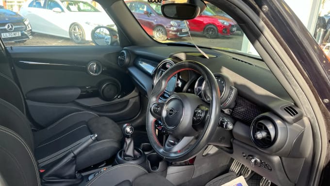 2019 Mini Hatch