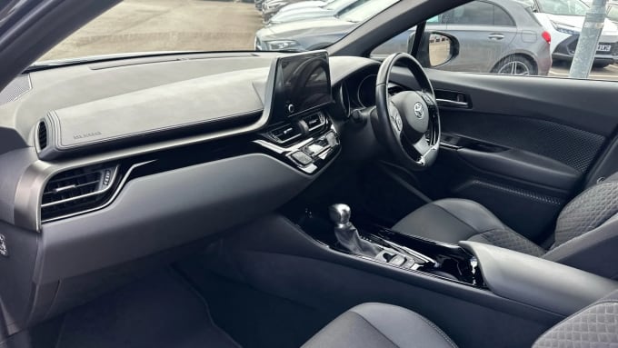 2022 Toyota C-hr