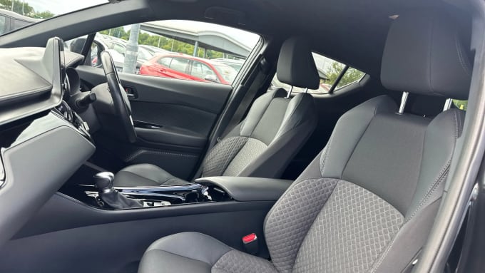 2022 Toyota C-hr