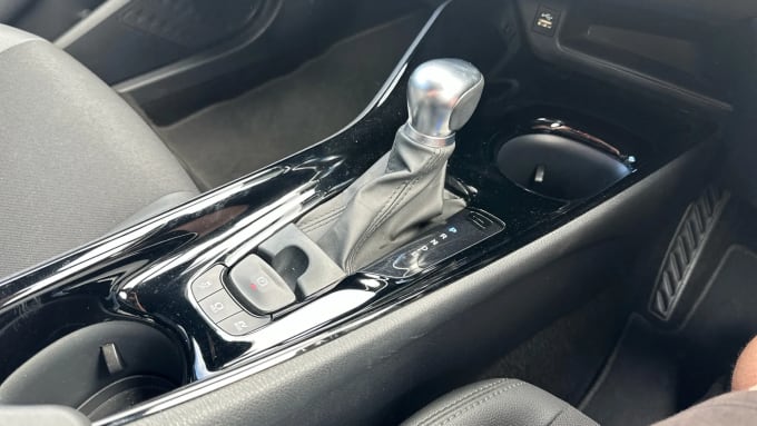 2022 Toyota C-hr