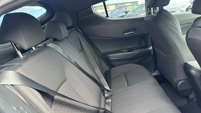2022 Toyota C-hr
