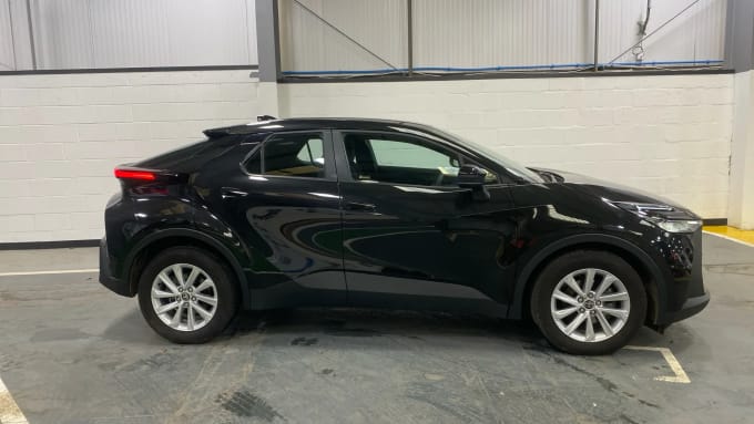 2024 Toyota C-hr