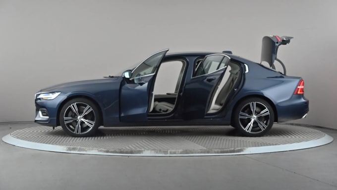 2022 Volvo S60