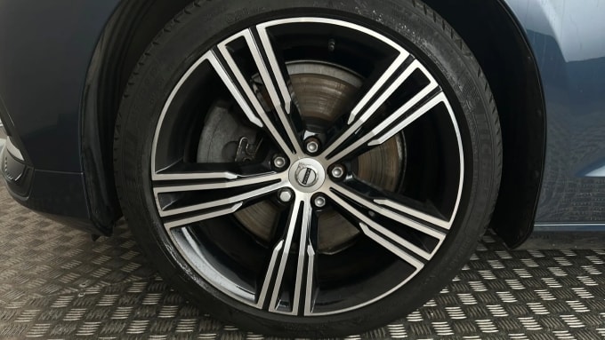 2022 Volvo S60