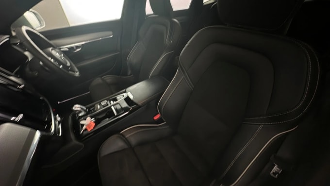 2019 Volvo S90