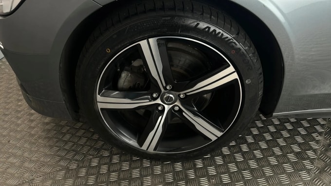 2019 Volvo S90