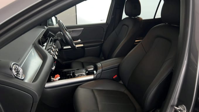 2022 Mercedes-benz Eqa