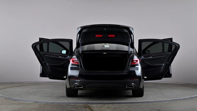 2022 BMW 5 Series