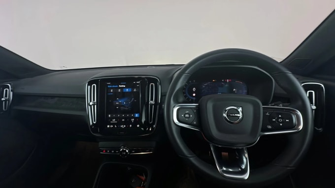 2022 Volvo C40