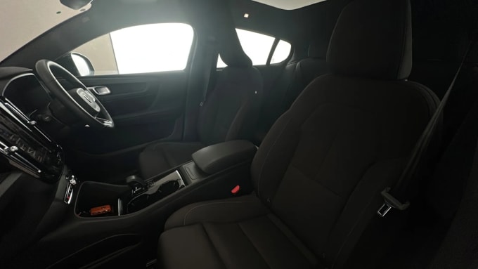 2022 Volvo C40