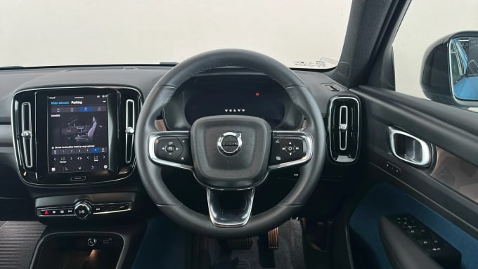 2023 Volvo Xc40