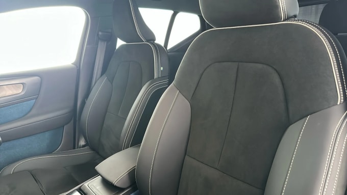 2023 Volvo Xc40