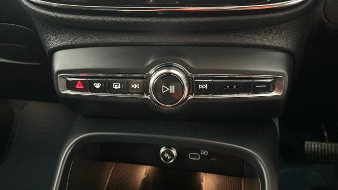 2023 Volvo Xc40