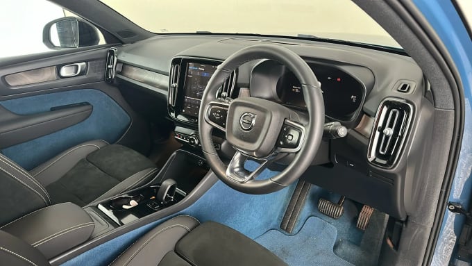 2023 Volvo Xc40