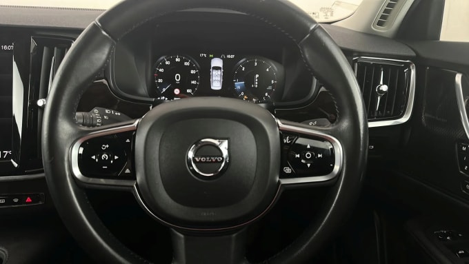2020 Volvo S90