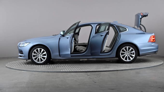 2020 Volvo S90