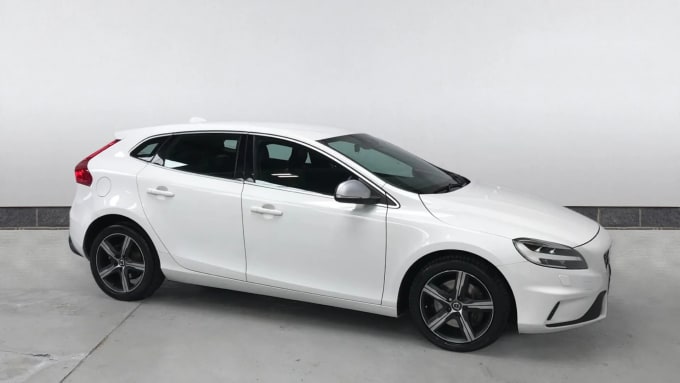 2018 Volvo V40
