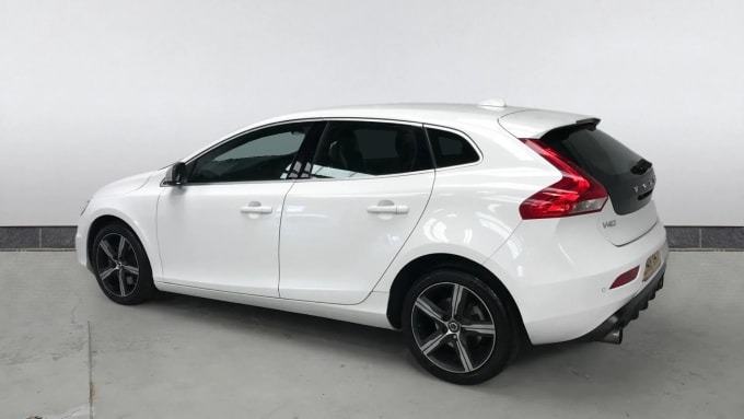 2018 Volvo V40