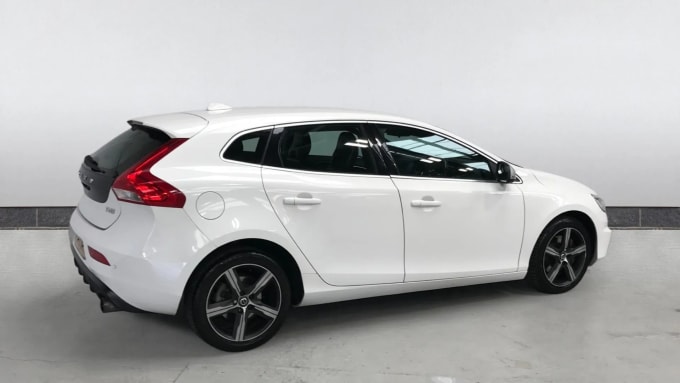 2018 Volvo V40