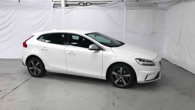 2018 Volvo V40