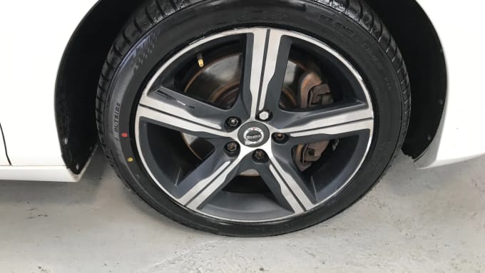 2018 Volvo V40