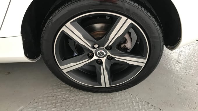 2018 Volvo V40