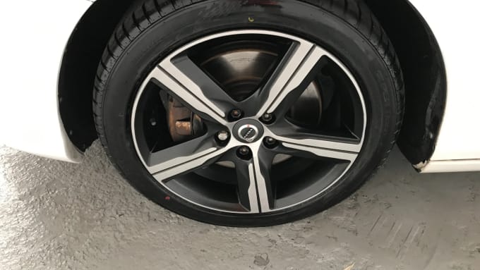2018 Volvo V40