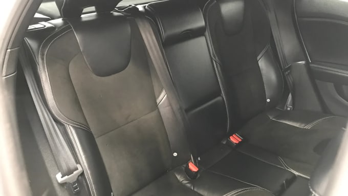 2018 Volvo V40